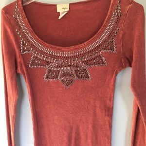 Daytrip. Ribbed top in burnt orange